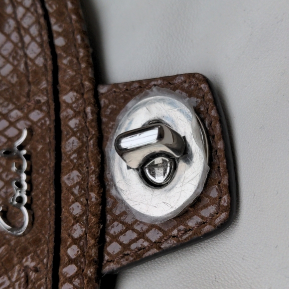 Sold Brand New Coach off-white leather crossbody bag with brown snake skin trim - Picture 2 of 12